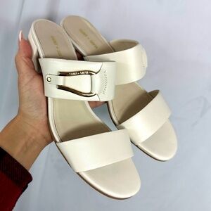 Saint and Sofia Maida white block heel size 8